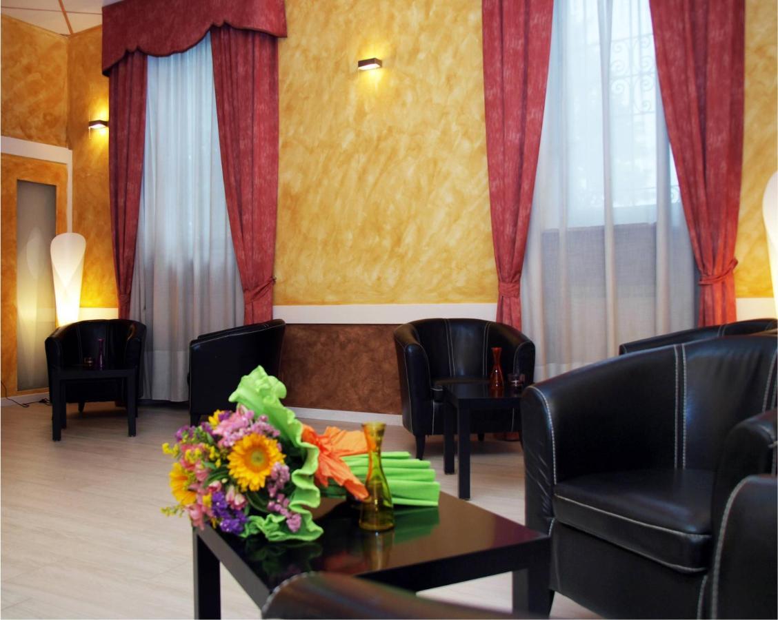Alloggio Colombo Hotel Piacenza Exterior photo