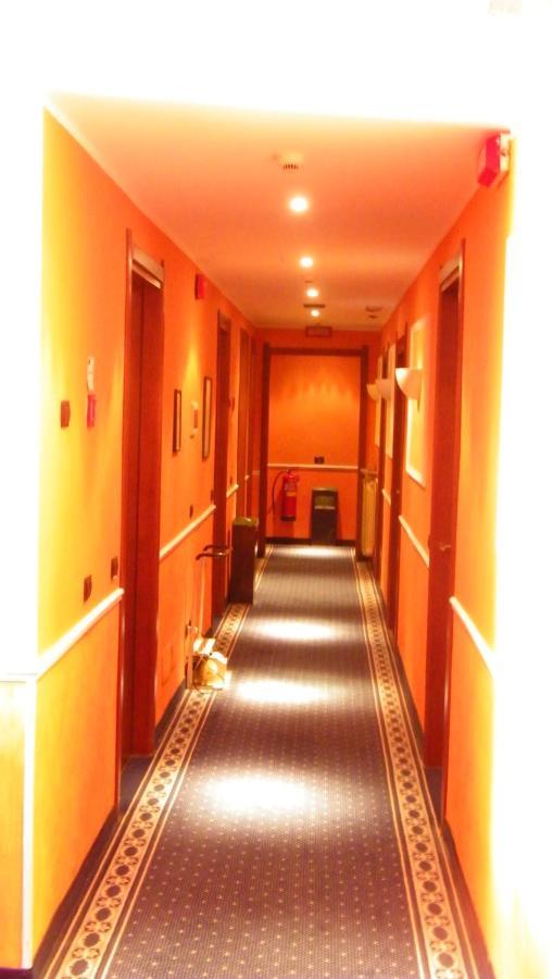 Alloggio Colombo Hotel Piacenza Exterior photo